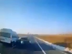 Arnavutköy’de Kaza Anı Güvenlik Kamerasında: 10 Yaralı