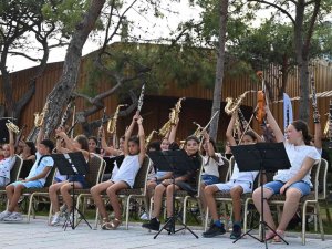 Kemer Belediyesi Gençlik Orkestrasından Konser