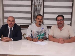 Belediye Kütahyaspor, Stoper Onur Şirin İle Sözleşme İmzaladı