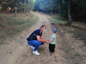 Piknikte Kaybolan 3 Yaşındaki Çocuğu Jandarma 2 Saatlik Arama Sonrası Buldu