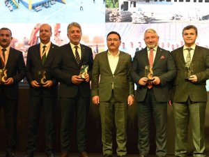 Başkan Aşgın, “Yılın Belediye Başkanı” Seçildi