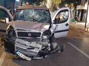 Şişli’de Dehşete Düşüren Kaza: Motosiklet Bir Yere, Sürücü Başka Yere Fırladı
