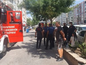 7. Kattaki Evin Balkonunda Çıkan Yangın Söndürüldü