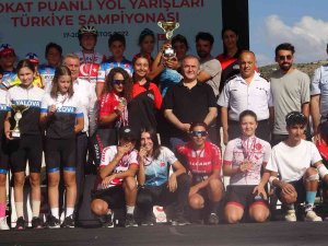 Bisiklet Yol Yarışları Türkiye Şampiyonası Kupa Töreni İle Sona Erdi