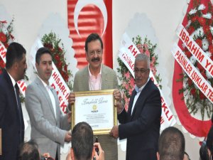 Hisarcıklıoğlu’na Pasinler’de Fahri Hemşerilik Beratı Verildi