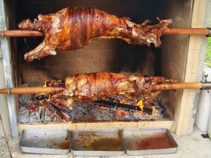 İ̇lçede Rekabet Başladı, Duyan Kasaplara Koştu