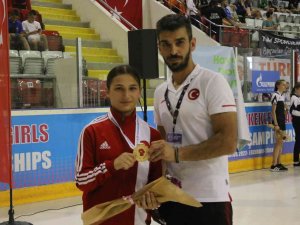 Uşaklı Boksör Sıla Özkan Avrupa Şampiyonu Oldu