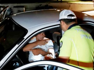 "Dur" İhtarına Uymayan Sürücü Alkol Metreyi Üflemedi “Beni Cezaevine Atın” Dedi