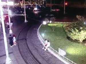 Taksim’de Gece Kulübünde Silahlı Saldırı Kamerada: Güven Timleri Suçüstü Yakaladı