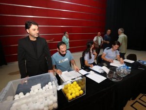 Başkan Büyükgöz: "Esnaf Kardeşlerimden Tahsis Ücreti Almayacağımızı Duyurmak İsterim"