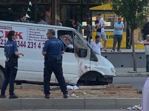 Kahramanmaraş’ta Trafik Kazası: Kadın Sürücü Hayatını Kaybetti