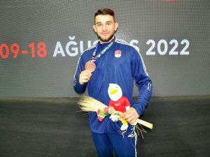 Büyükşehirin Sporcusuna Bronz Madalya