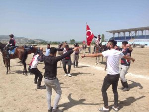 Atlı Ciritte Şampiyon Uşak Binicilik İ̇htisas Takımı Oldu