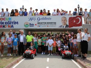 Eğitim Pistinde Çocuklar Trafik Kurallarını Öğrendi