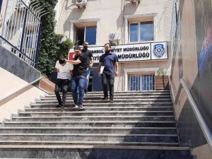 Bankadaki Telaşlı Tavrı Emekli Öğretmeni Kurtardı: Polis Paraları Son Anda Kurtardı