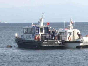 Kartal Sahilde Bomba Paniği: Sas Ekipleri Çağrıldı
