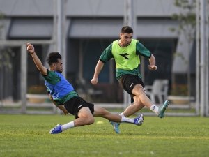 Bursaspor Günü Çift İdmanla Tamamladı
