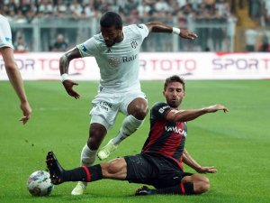 Spor Toto Süper Lig: Beşiktaş: 2 - Fatih Karagümrük: 0 (İ̇lk Yarı)