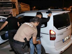4 Bin 257 Kişi Denetlendi: 7 Gözaltı Ve Çok Sayıda Suç Unsuru Ele Geçirildi