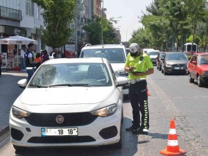 Uşak’ta 1416 Sürücüye Para Cezası Kesildi