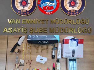 Van’da Değişik Suçlardan Aranan 9 Kişi Tutuklandı