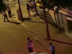 Avcılar’da ‘Aldatma’ Kavgasında Sopa Ve Yumruklar Konuştu O Anlar Kameraya Yansıdı