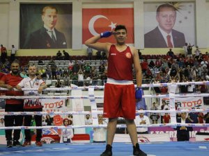 Büyükşehir’in Boksörü Demirceylan Avrupa Şampiyonu Oldu