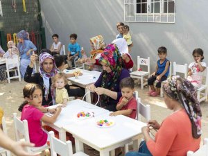 Hem Çocuklar Hem De Anneleri Eğitim Alıyor