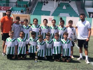 Efelerli Minikler İ̇zmir’deki Turnuvadan 3’üncülükle Döndü