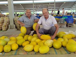 Hisarcık’ta Yerli Kavun Tezgahta Yerini Aldı