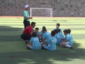 Ümraniye’de 3’üncü ‘Minik Kramponlar Futbol Turnuvası’ Düzenlendi