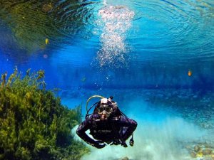 Dünyanın En Berrak Göllerden Biri, Dalış Turizmiyle De Adından Söz Ettiriyor