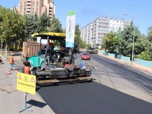 Kayapınar’da Yıl Sonuna Kadar 89 Bin 200 Ton Asfalt Dökülecek