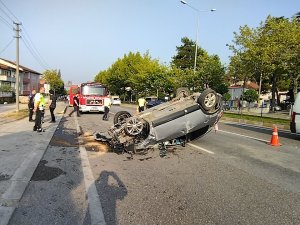 Kontrolden Çıkan Otomobil Durağa Girdi: 1 Ölü, 3 Yaralı