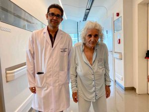 90 Yaşında Böbreğinden 8,5 Santimlik Kitle Çıktı