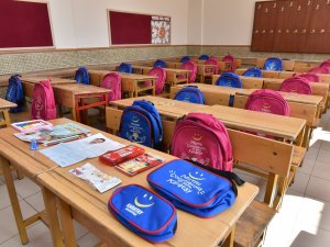 Karatay Belediyesi’nden 10 Bin Öğrenciye Çanta Ve Kırtasiye Desteği