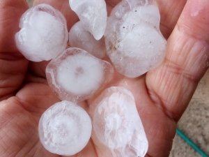 Yaz Ayında Dolu Şaşkınlığı