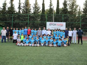 Geleceğin Futbolcuları Spor Okullarında Yetişiyor