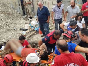 Erzincan’da Göçük Altında Kalan İşçi 3 Saatlik Çalışmayla Kurtarıldı