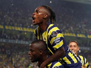 Spor Toto Süper Lig: Fenerbahçe: 2 - Adana Demirspor: 0 (İ̇lk Yarı)