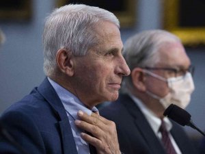 Biden’ın Baş Tıbbi Danışmanı Fauci, Aralıkta Hükümetteki Görevlerinden İstifa Edecek