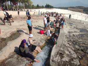 Kavurucu Sıcaklardan Cennete Kaçtılar