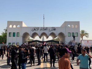 Irak’ta Sadr Destekçilerinden Yargı Konseyi Önünde Protesto