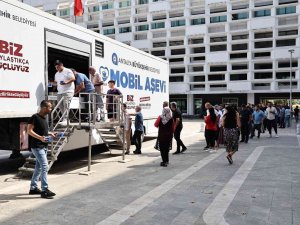 Büyükşehir Aşure İkramlarını Sürdürdü