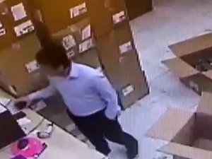 İ̇ş Yeri Deposundan Çalınan Eşyalar Kamerada