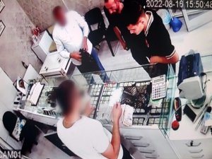 Evden Çaldıkları Altınları Kuyumcuda Bozduran Hırsızlar Yakayı Ele Verdi