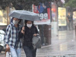 Sıcak Hava Yerini Yağışa Bırakıyor