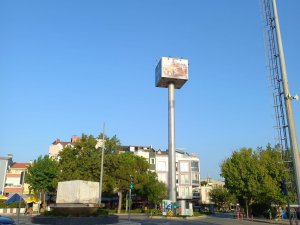 Baz İstasyonlarını Atatürk Fotoğrafı İle Kapatan Chp’li Belediyeye Tepki
