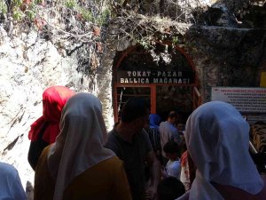 Unesco’nun Kültür Miras Listesinde, Ziyaretçi Akınına Uğruyor