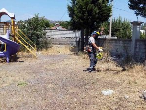 Ortaca’da Ortak Yaşam Alanlarında Kuru Otlar Temizleniyor